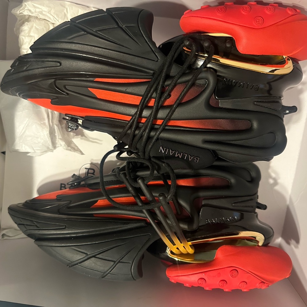 Balmain Black and Red Sneaker